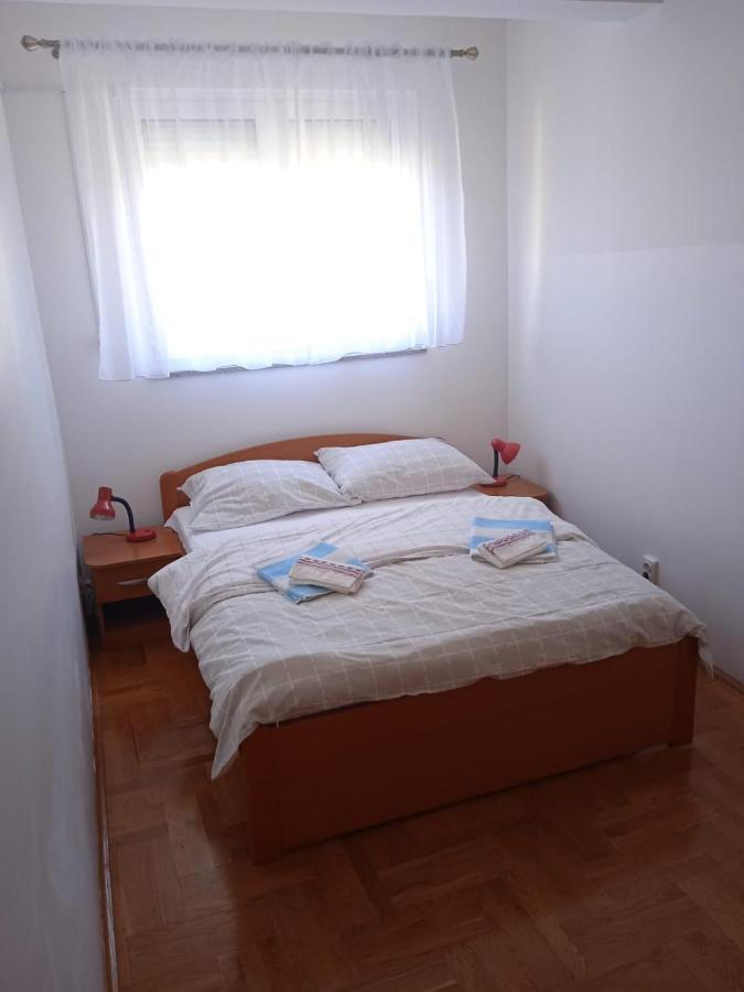 Apartment Luka With Balcony, Sea View And Free Parking Šibenik Exterior foto